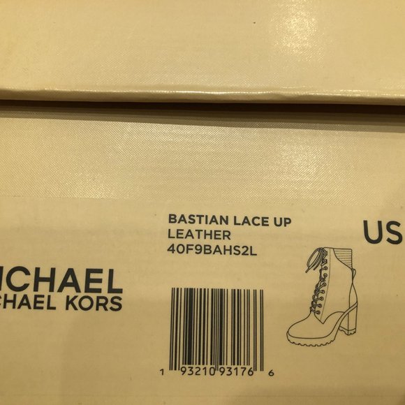 Michael Kors Bastian Lace-Up Leather Booties NEW - Picture 9 of 9